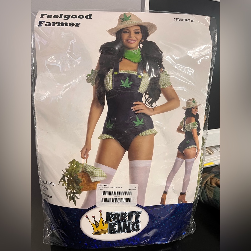 Feelgood Farmer Costume with Green Accents